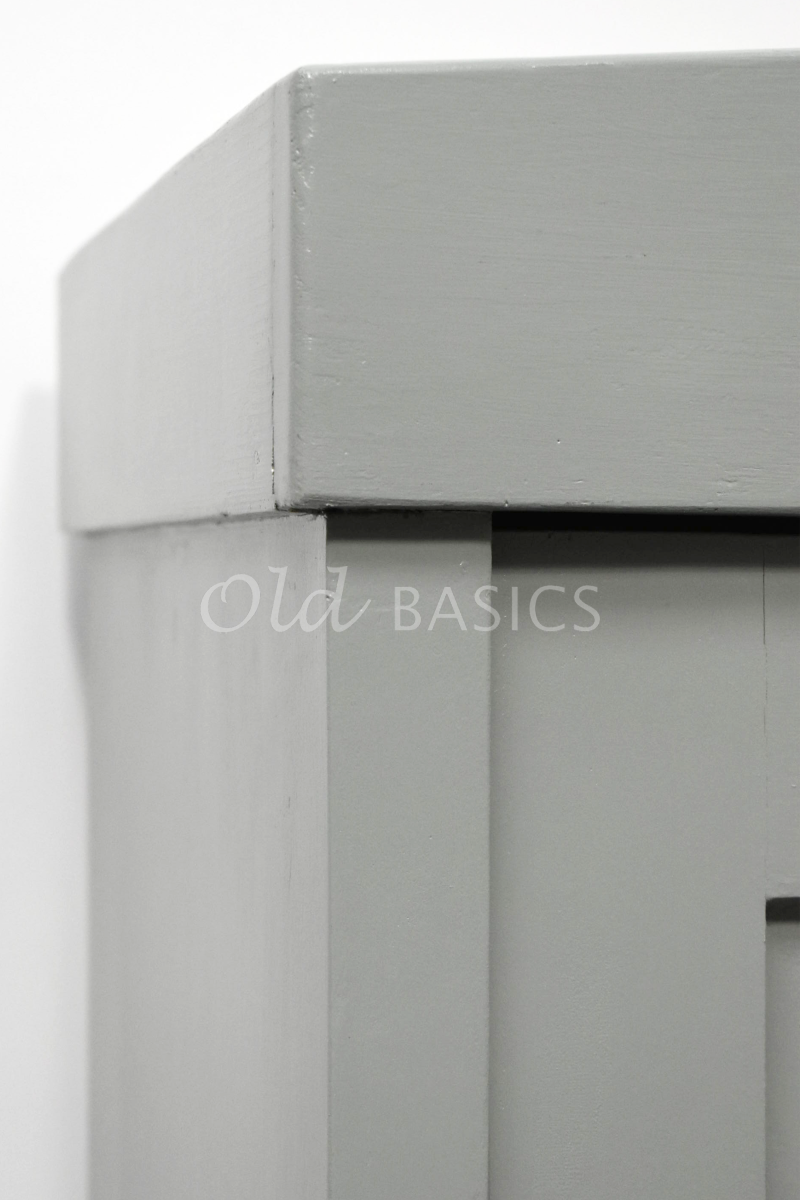 Detail van Smalle kast links, grijs, groen, materiaal hout